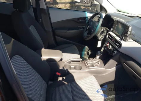 2020 Hyundai Kona Se z USA, uszkodzony, nr VIN KM8K12AA2LU415189